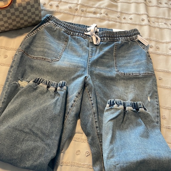 NWT Mid-Rise Boyfriend Jeans- 14 - Picture 6 of 6
